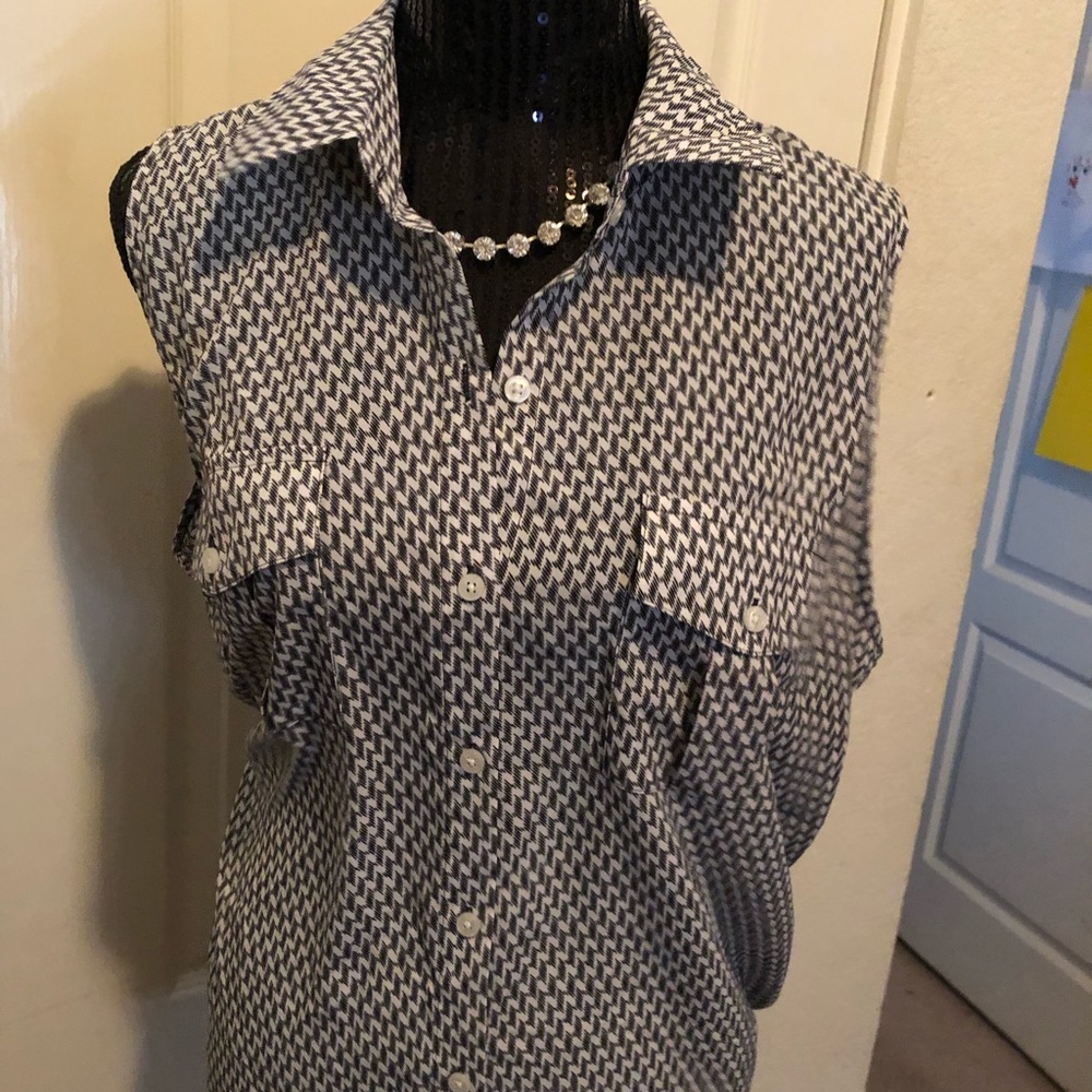 Women’s Ann Taylor Sleeveless Blouse Xl